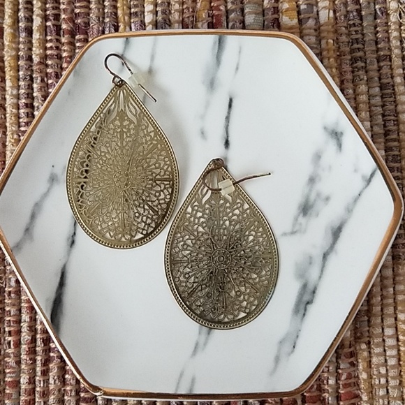 The Limited Jewelry - Limited gold filigree earrings.